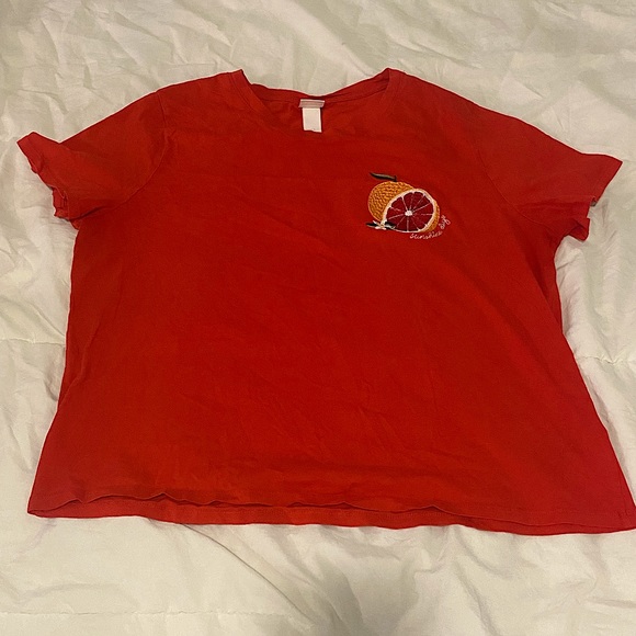 Cute summer H&M t shirt. - Picture 1 of 3